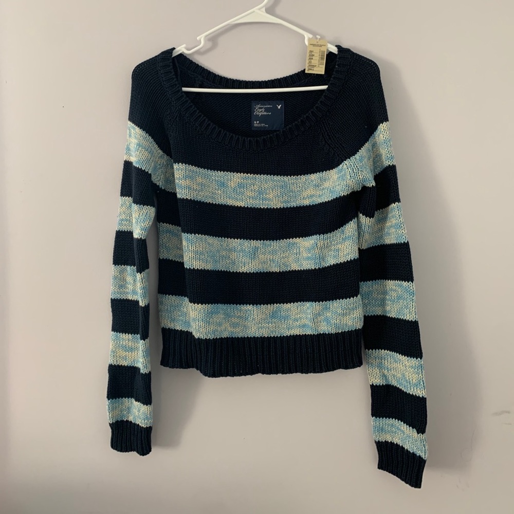 NWT AMERICAN EAGLE SWEATER SIZE SMALL